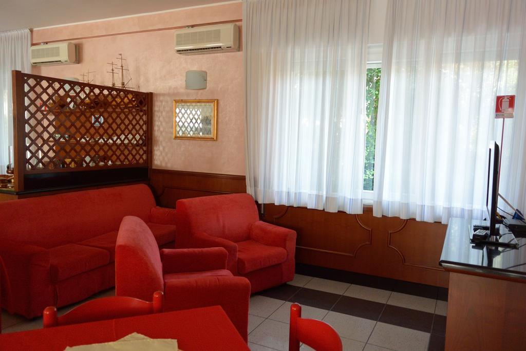 Hotel Paris Lignano Sabbiadoro Luaran gambar