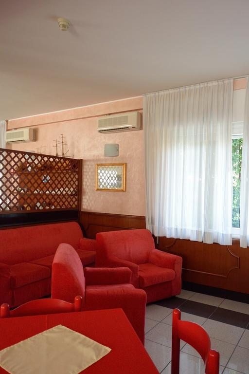 Hotel Paris Lignano Sabbiadoro Luaran gambar