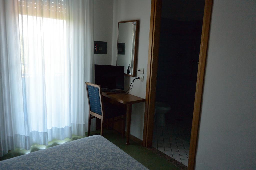 Hotel Paris Lignano Sabbiadoro Luaran gambar