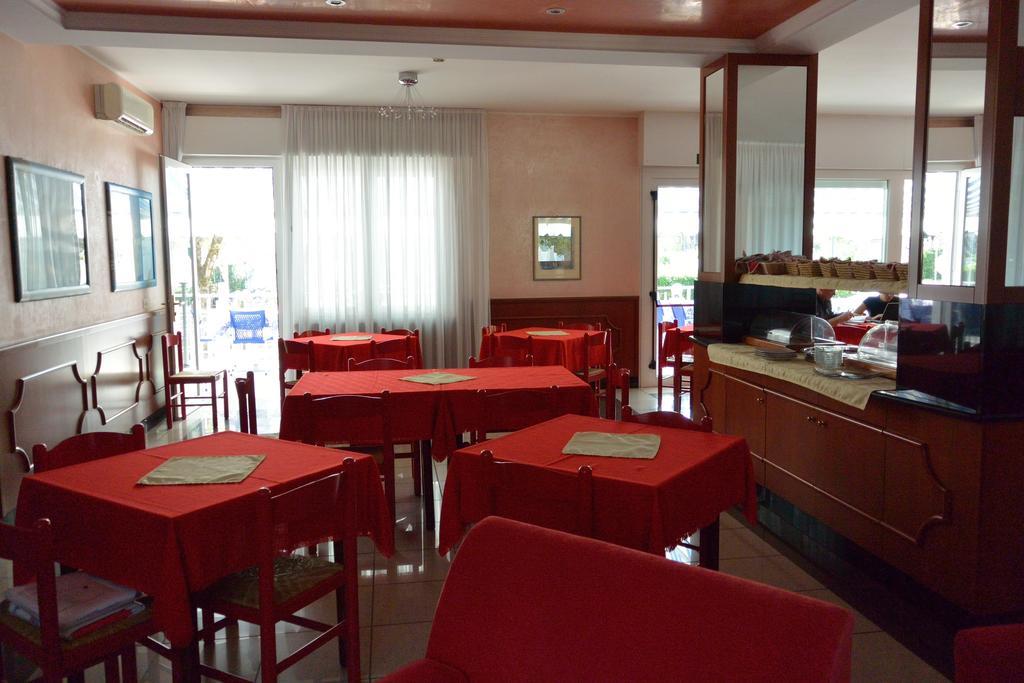 Hotel Paris Lignano Sabbiadoro Luaran gambar