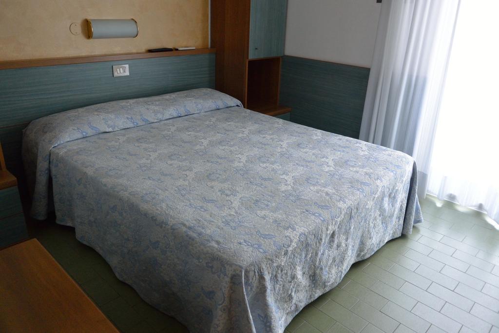 Hotel Paris Lignano Sabbiadoro Bilik gambar