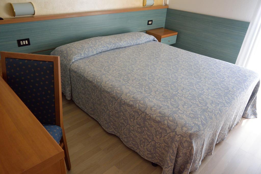 Hotel Paris Lignano Sabbiadoro Luaran gambar